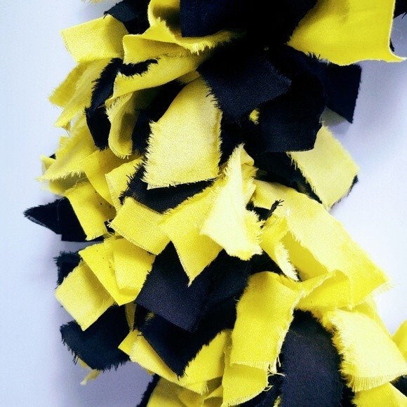 Hand Crafted Black & Yellow Fabric Rag Wreath, Welcome To Our Hive Wreath 18" - Picture 5 of 7